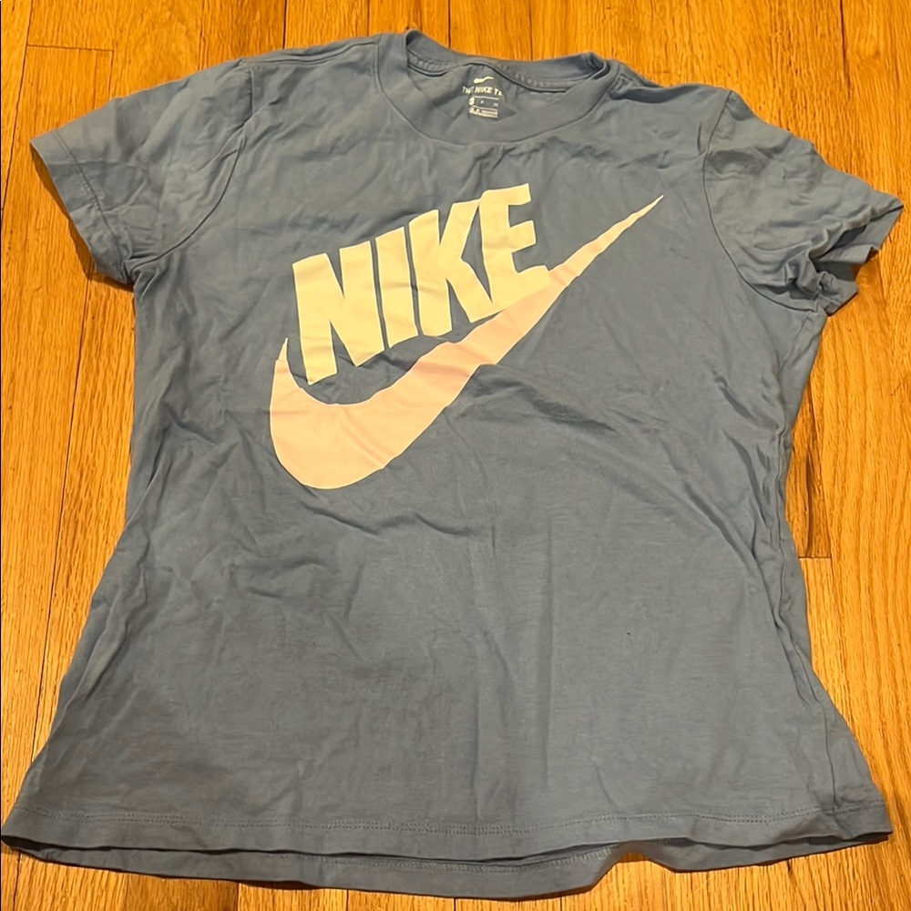 Nike Graphic Tee in Soft Blue